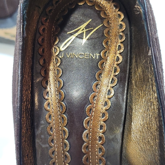 J Vincent Leather and Suede High Heels, Size 7M - Picture 7 of 9